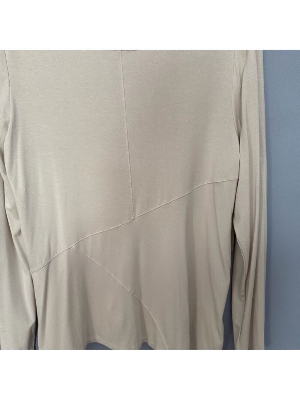 Tahari Beige Long Sleeve Tee Seam Detail Classic Casual Layering Large Boho NWT - Picture 4 of 13